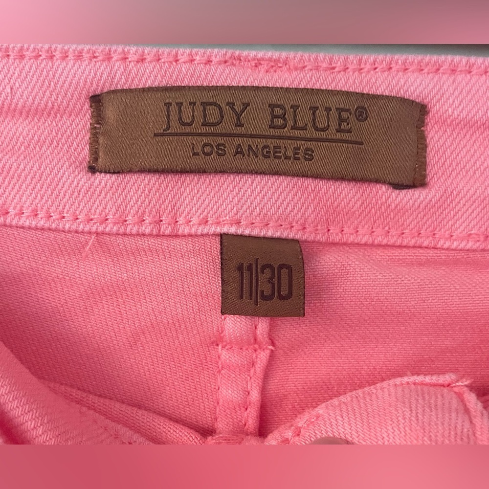 Judy Blue Garment Dyed High Waist Straight Leg Cargo Jeans Pink Pockets; 11/30 - Picture 4 of 8